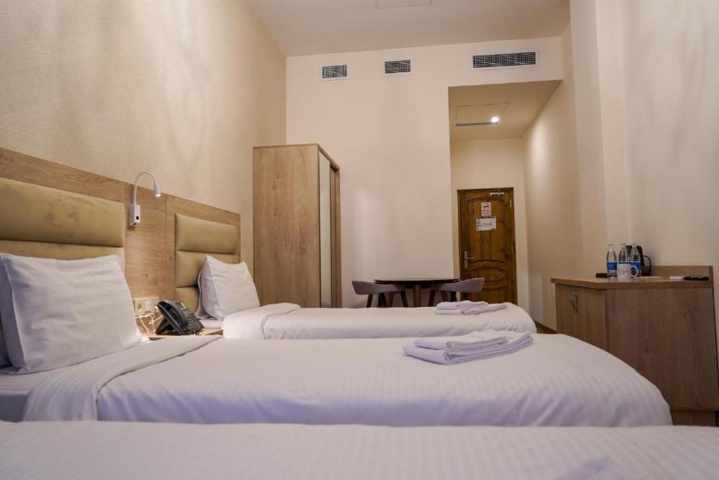 Kuma Hotel Гюмри Экстерьер фото