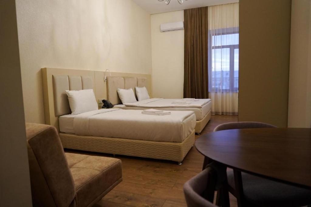 Kuma Hotel Гюмри Экстерьер фото